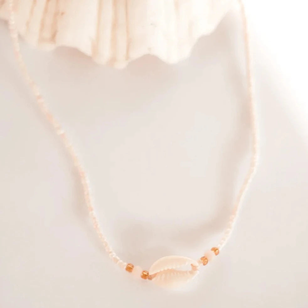 HIBISCUS THE LABEL THE ISLAND SHELL NECKLACE