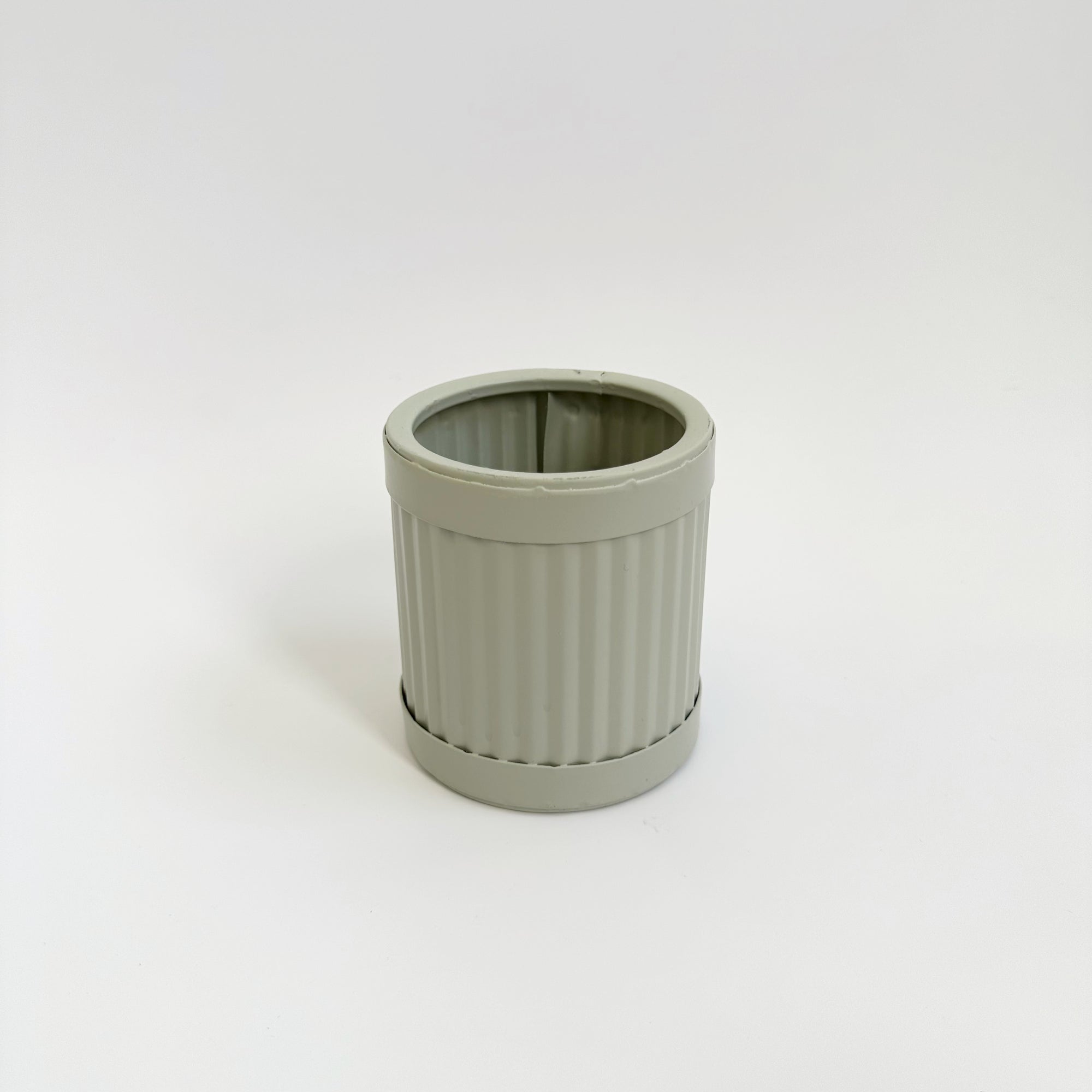 GISELLE PLANTER: SMALL