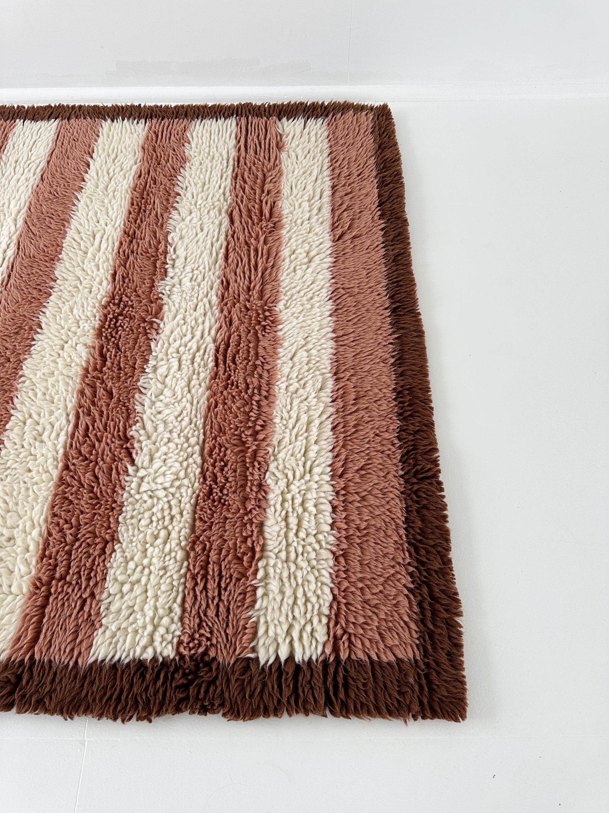 BONNIE AND NEIL STRIPE COCOA RUG: MED
