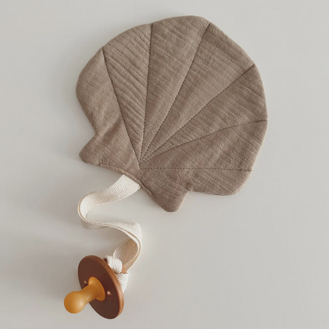 L + L SHELL DUMMY HOLDER: TAUPE