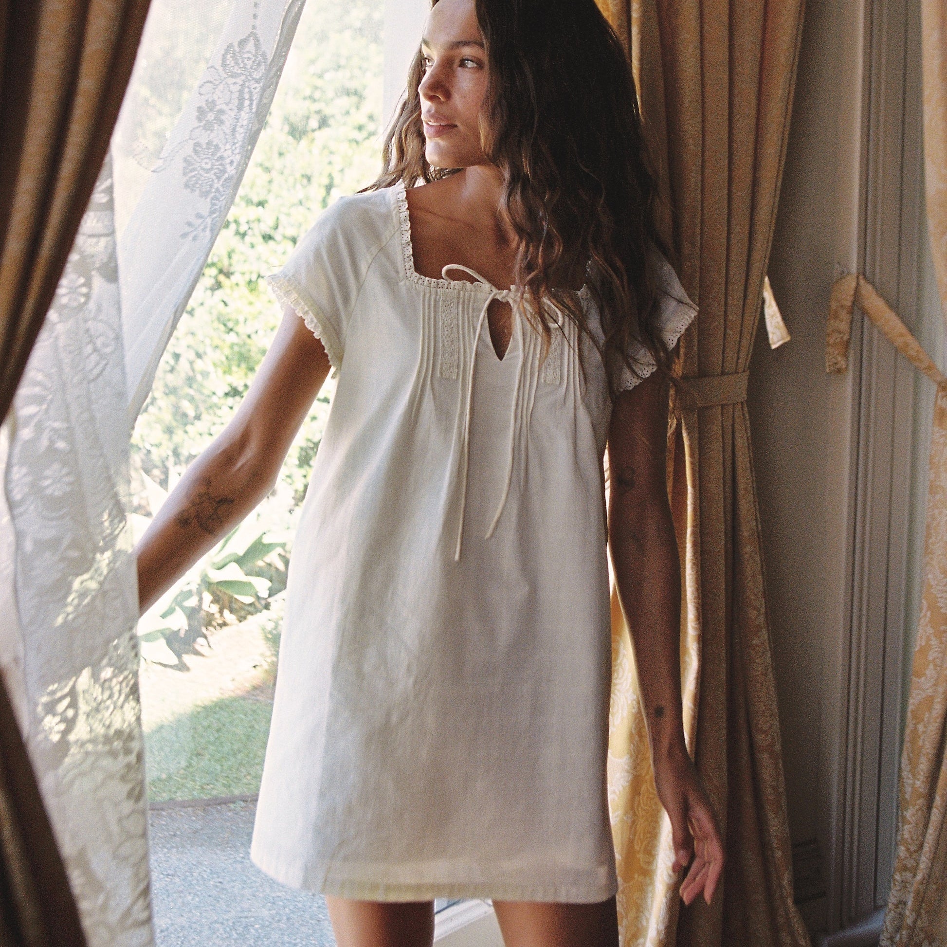 JUNI WOMENS AMELIA MINI DRESS: BUTTERCREAM