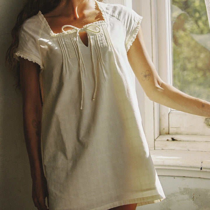 JUNI WOMENS AMELIA MINI DRESS: BUTTERCREAM