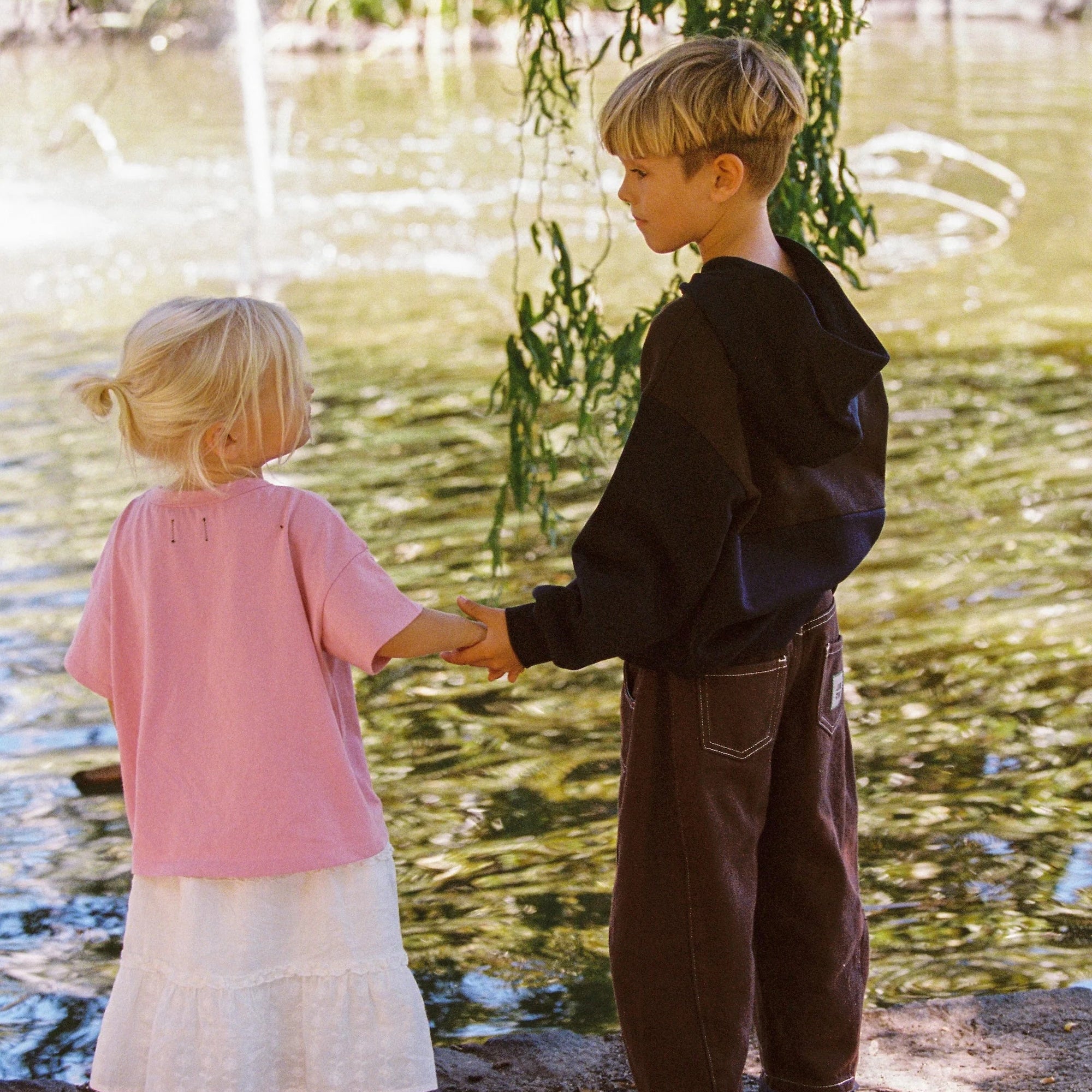 JUNI JNR MIO HOODIE: NAVY