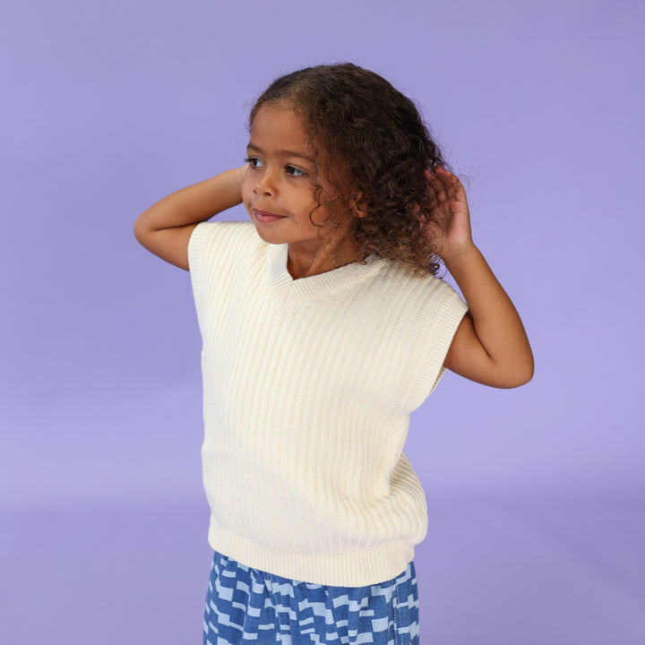 GROWN CHUNKY RIB V-NECK VEST: MILK