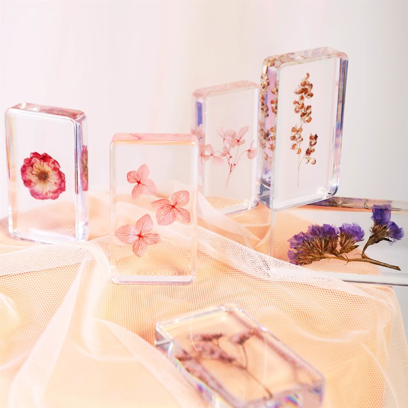 KLEVERING CUBE WILDFLOWER: LARGE