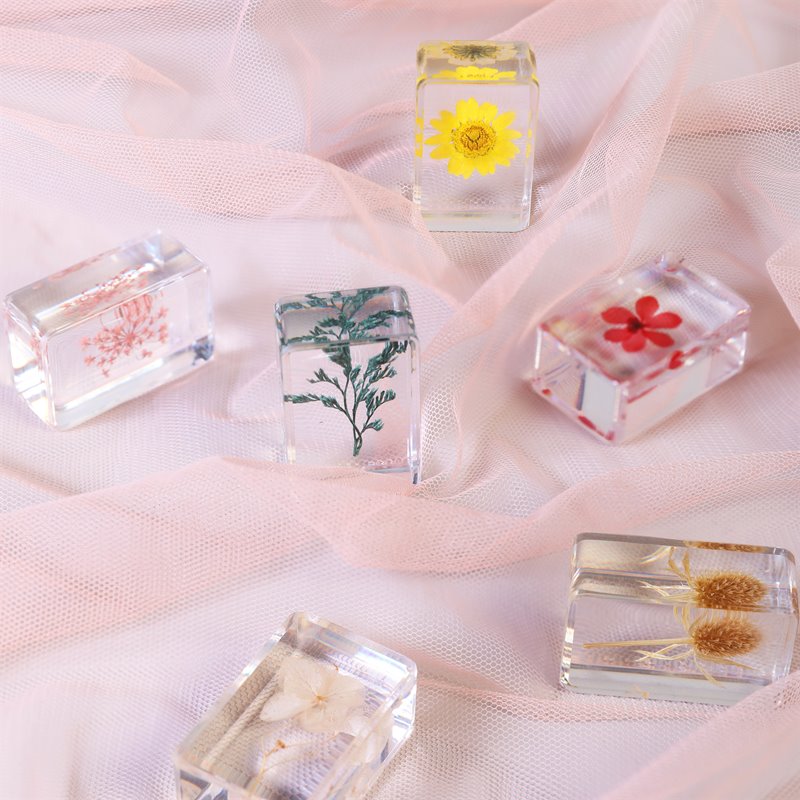 KLEVERING CUBE WILDFLOWER: SMALL