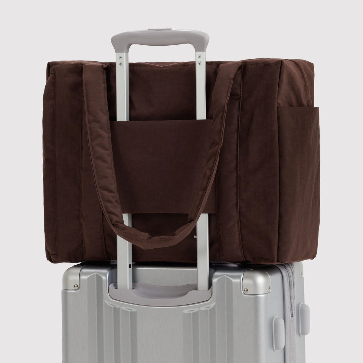 BAGGU SMALL CLOUD CARRY-ON: COFFEE