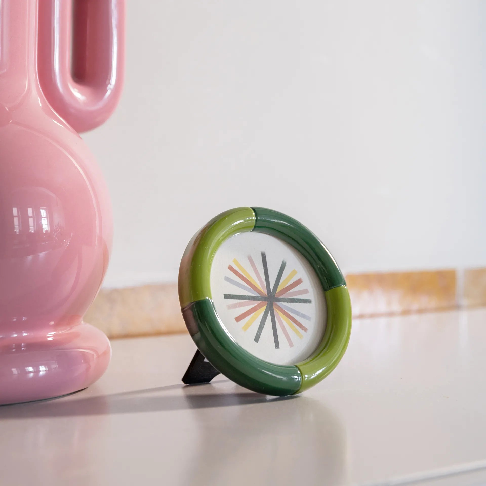 KLEVERING RIFT ROUND PHOTO FRAME: GREEN / SML