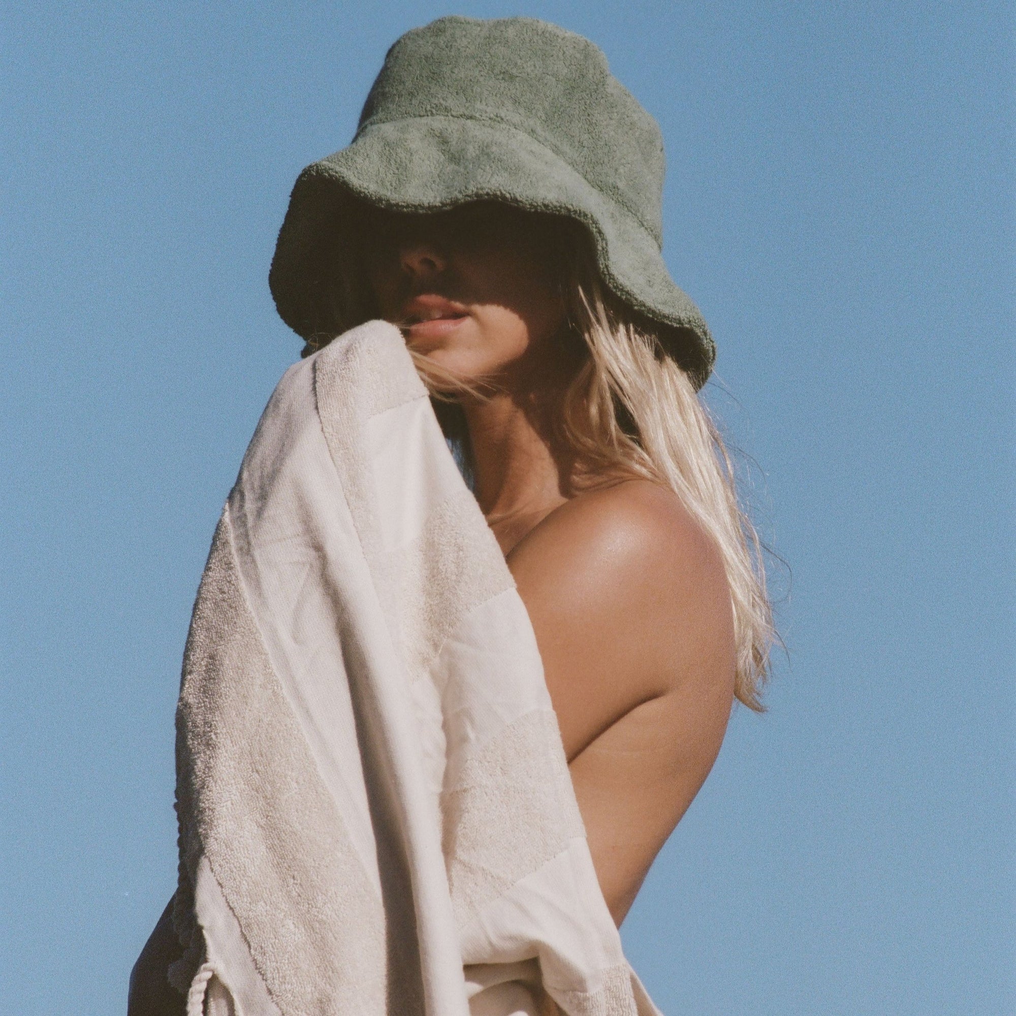 SUNDAY SUPPLY CO BEACH TOWEL: DUNES