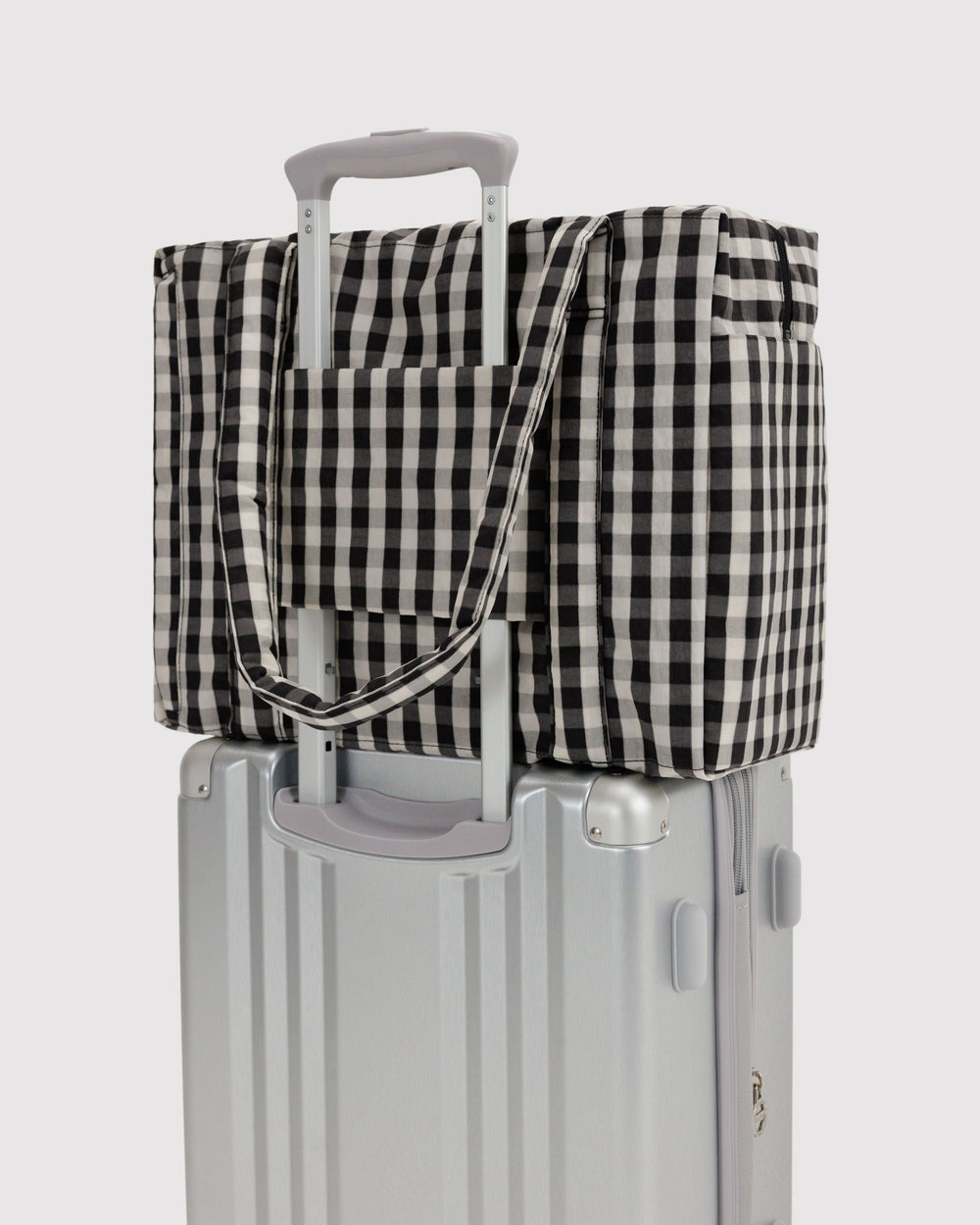 BAGGU SMALL CLOUD CARRY-ON: BLACK + CREAM GINGHAM