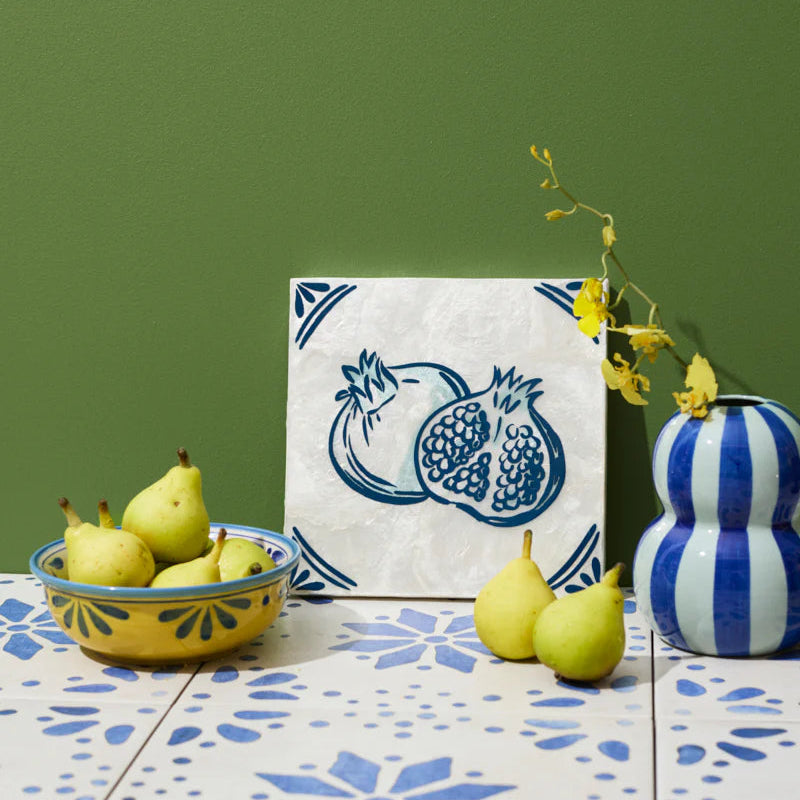 J & CO TAVERNA WALL ART: POMME