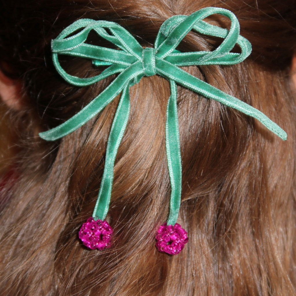 KONGES SLOJD CHERRY BOW HAIR CLIPS 2PC SMOKE PINE: PINK