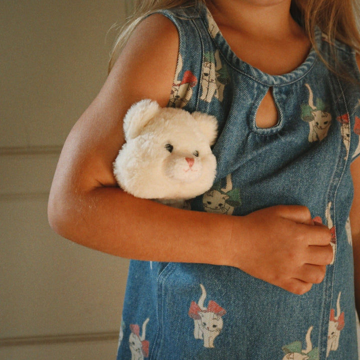 KONGES SLOJD FLIP PLUSH ANIMAL: BEIGE, lifestyle