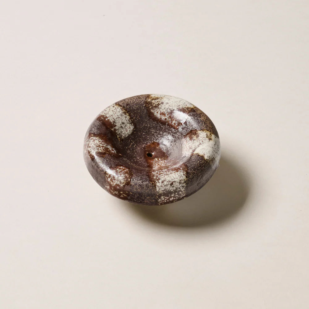 GENTLE HABITS THE VESSEL INCENSE HOLDER: CHOCOLATE