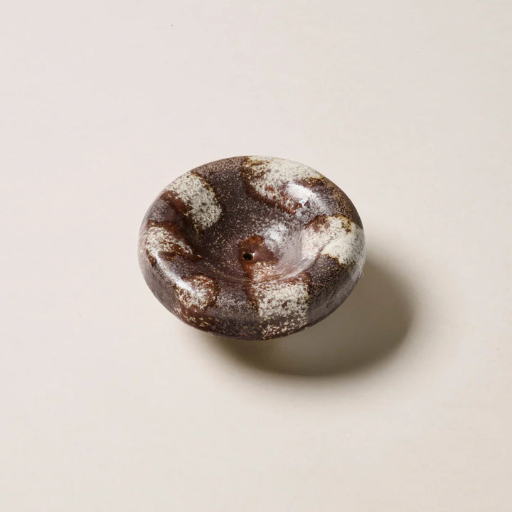 GENTLE HABITS THE VESSEL INCENSE HOLDER: CHOCOLATE