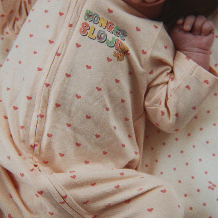 Konges Sløjd Basic Zip Onesie GOTS: Teddy Coeur, lifestyle