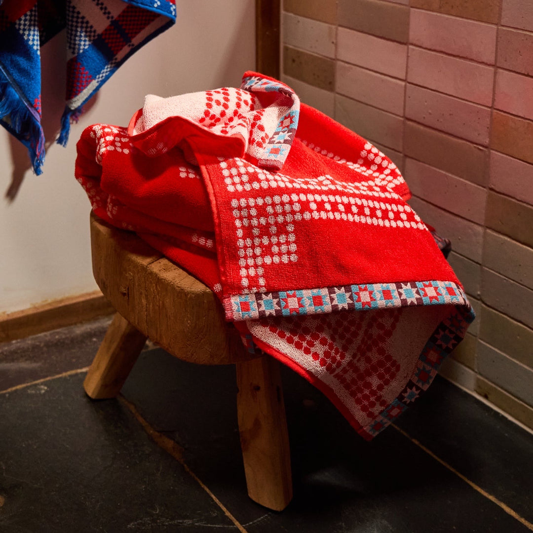 Sage &amp; Clare Bonny Bath Sheet, Poppy