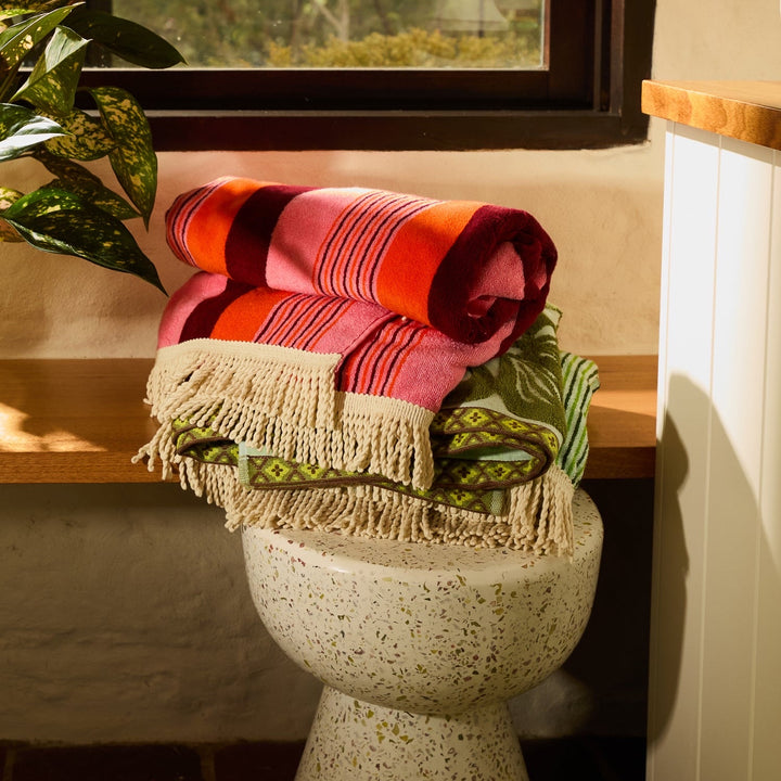 SAGE &amp; CLARE JUNE NUDIE BATH SHEET, DAHLIA