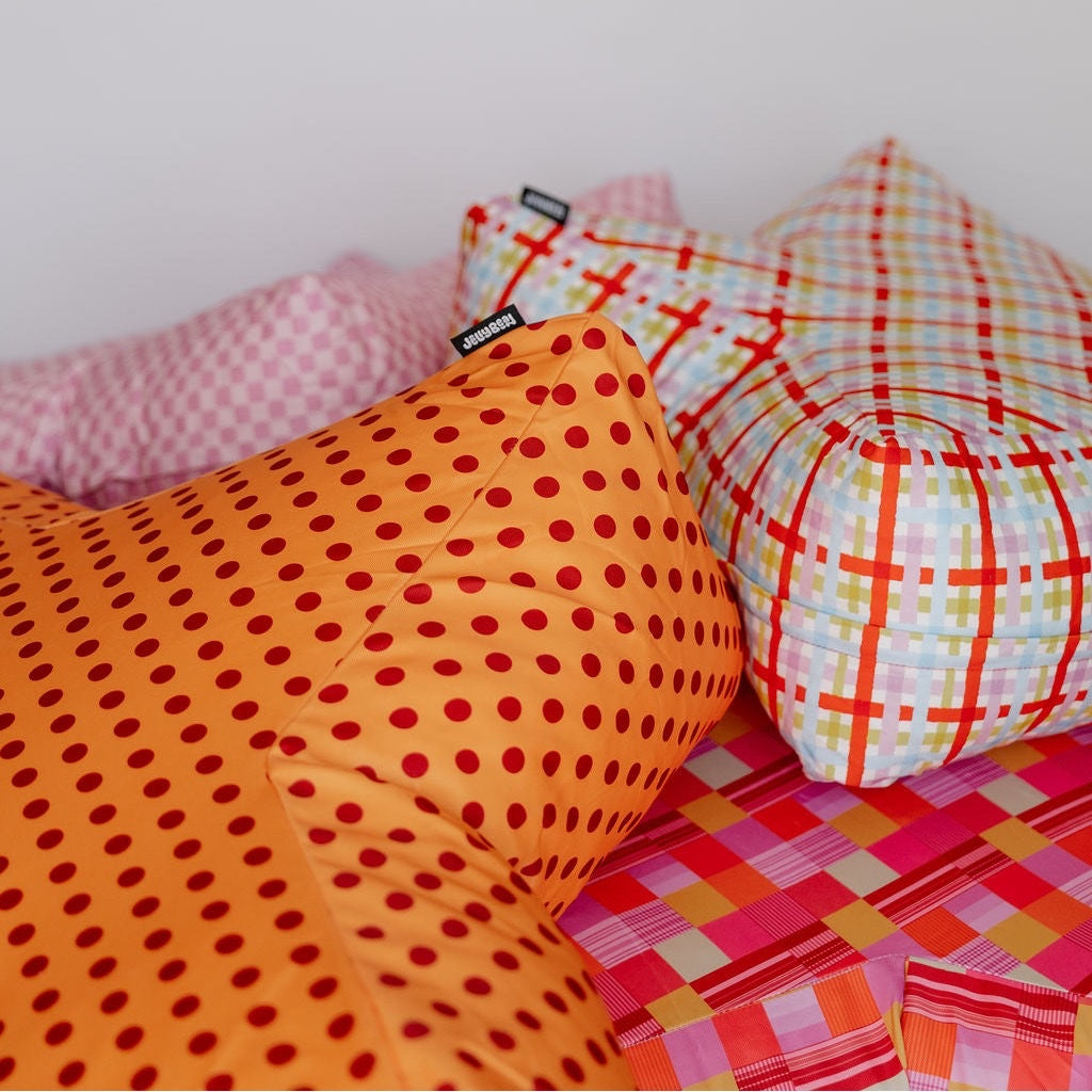 JELLYBEAN INTERIORS SUPERSTAR CRASH PAD, CIRCUS POP OXFORD