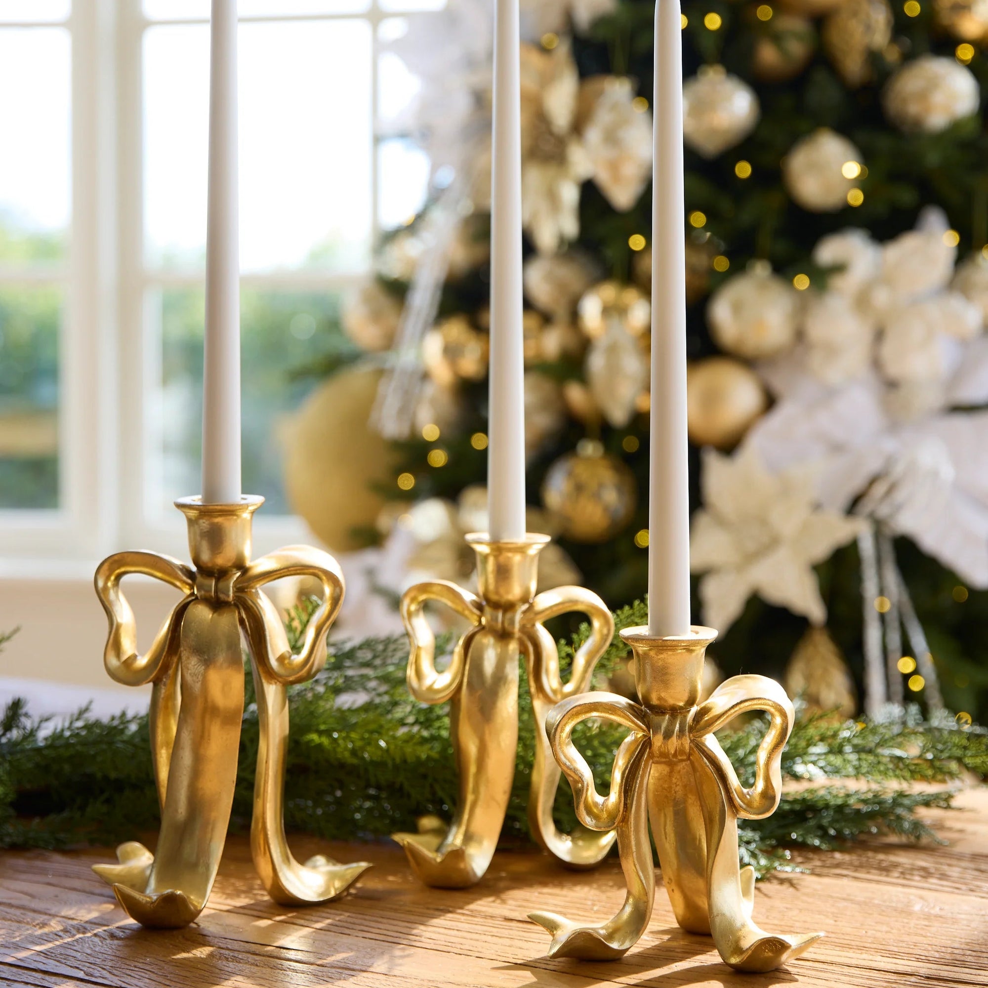 23CM GILDED BOW CANDLE HOLDER