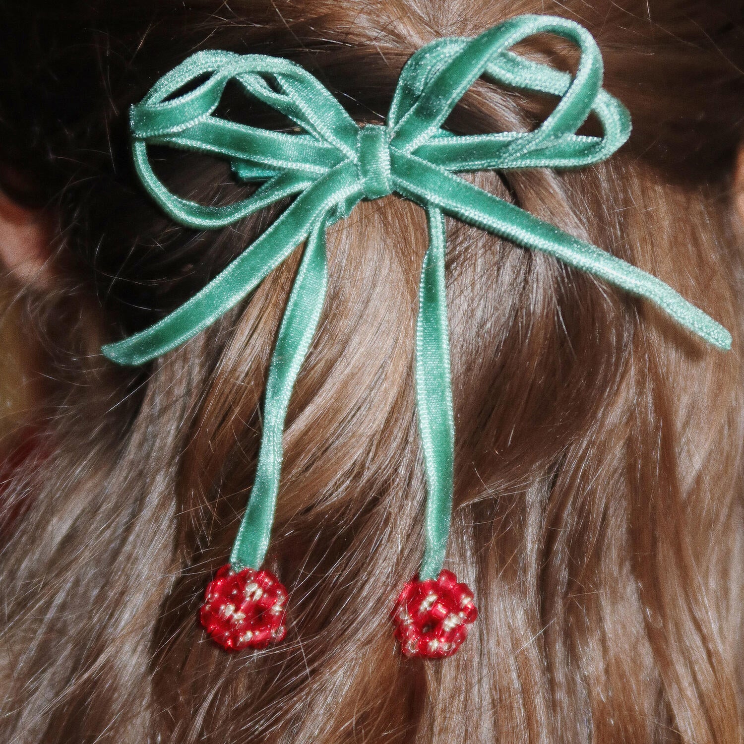 KONGES SLOJD CHERRY BOW HAIR CLIPS 2PC: SMOKE PINE