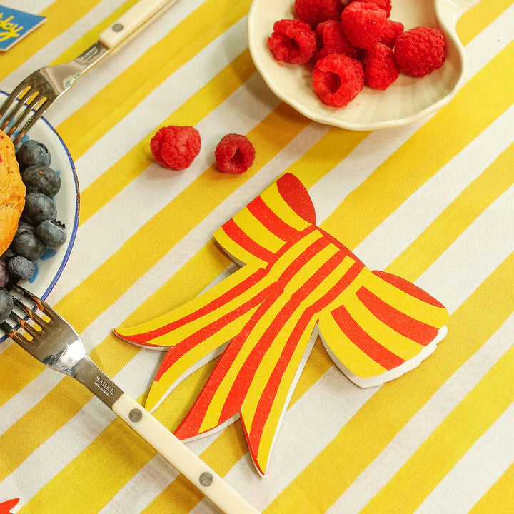 ISATOPIA STRIPY BOW CARD: RED