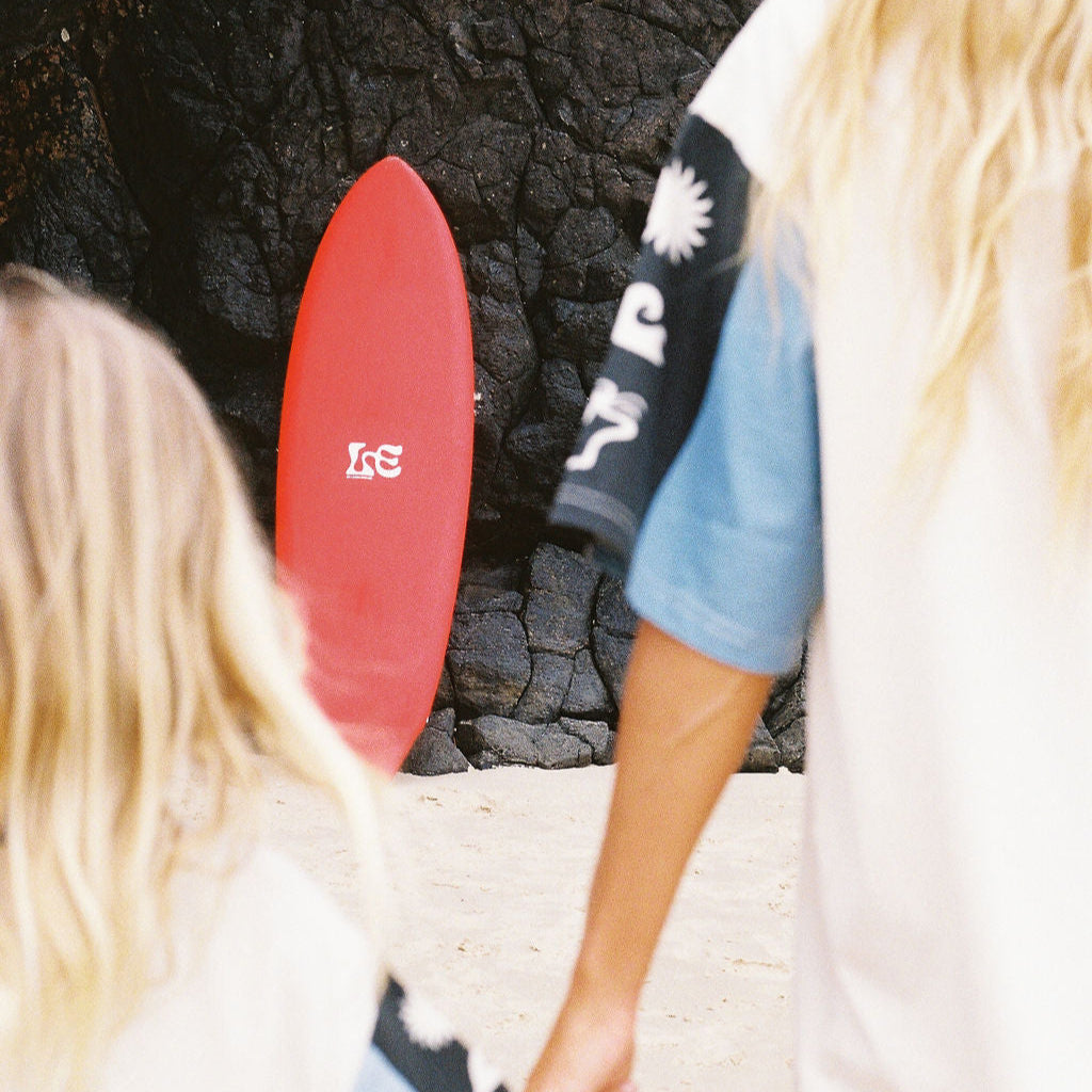 LENN LABEL SURF TEE: ADULTS