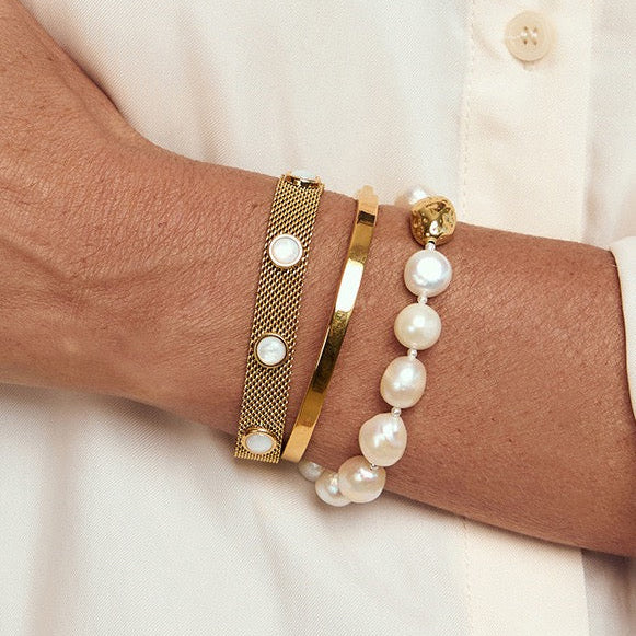 ARMS OF EVE PEYTON MOTHER OF PEARL BRACELET