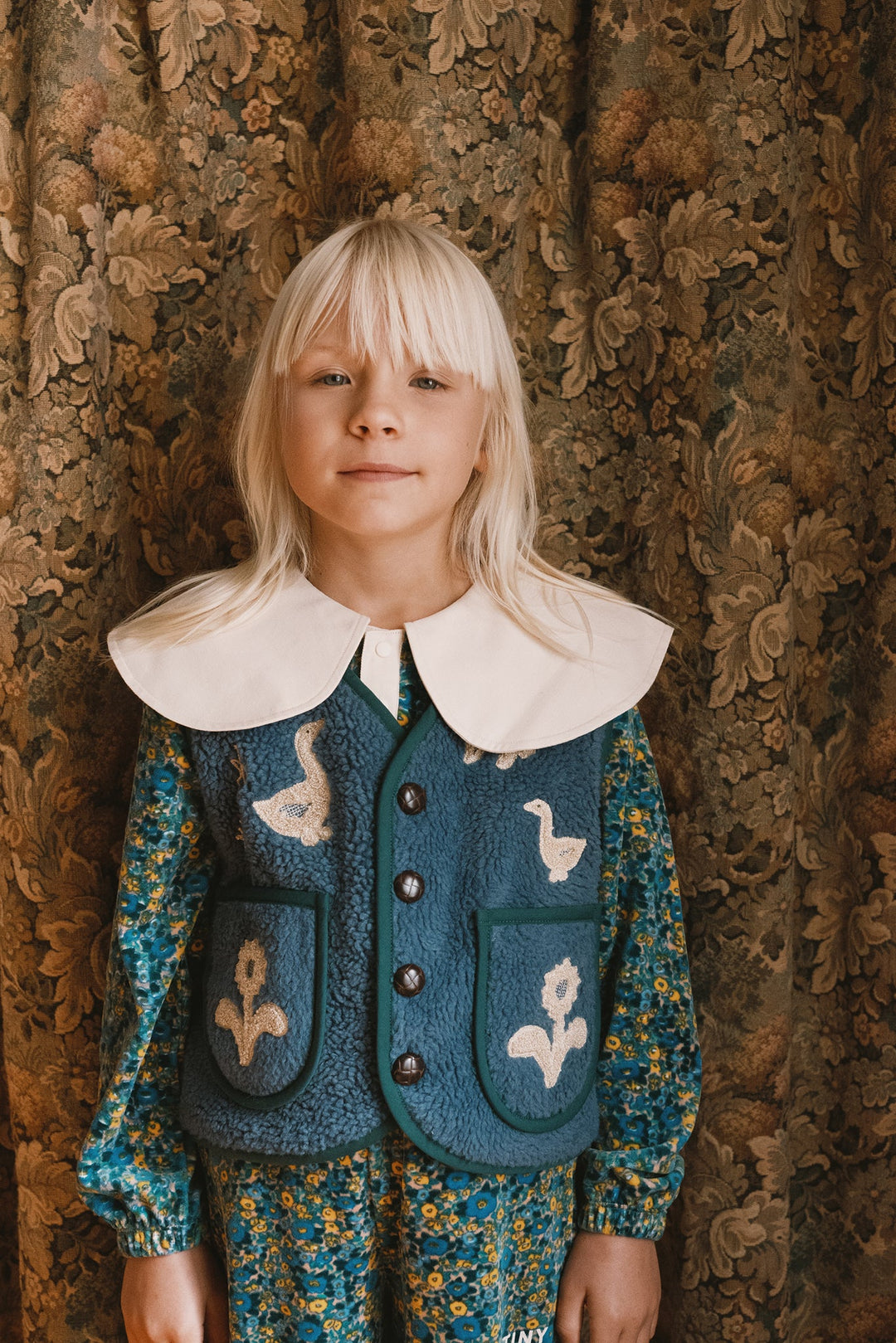 Tiny Cottons Sherpa Vest: Stone - flat