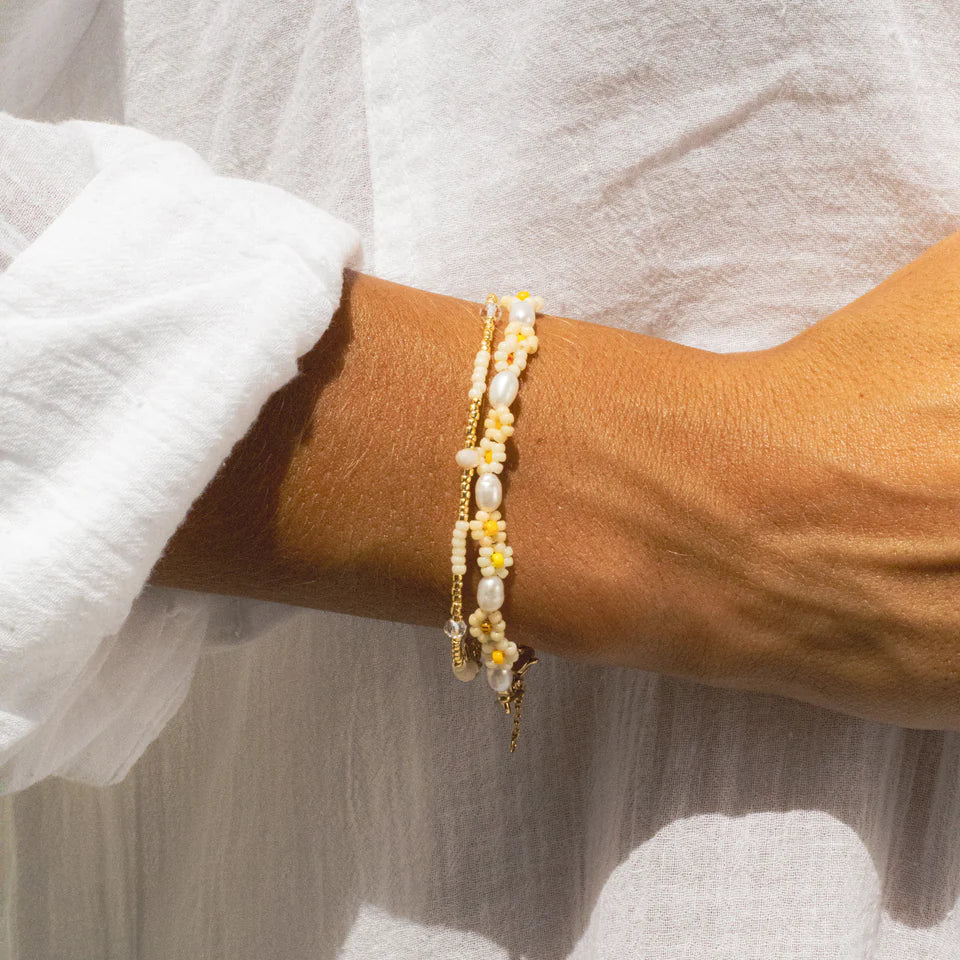 ANNI LU DAISY FLOWER BRACELET