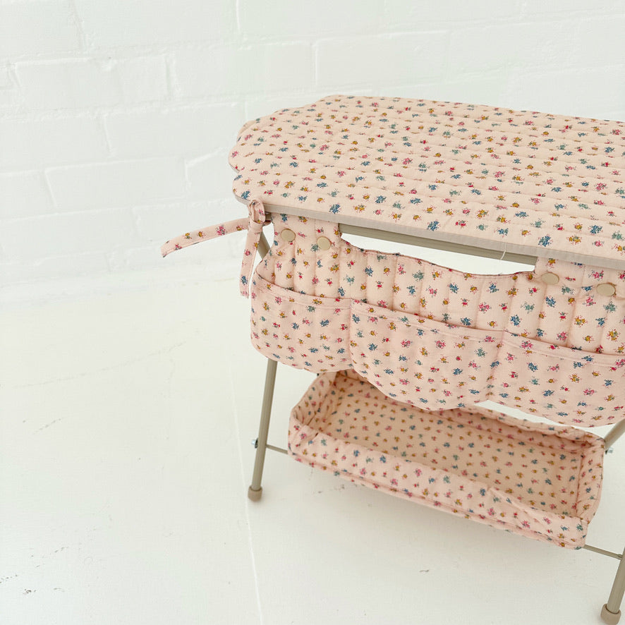 KONGES SLOJD DOLL CHANGING TABLE: BLOOMIE BLUSH