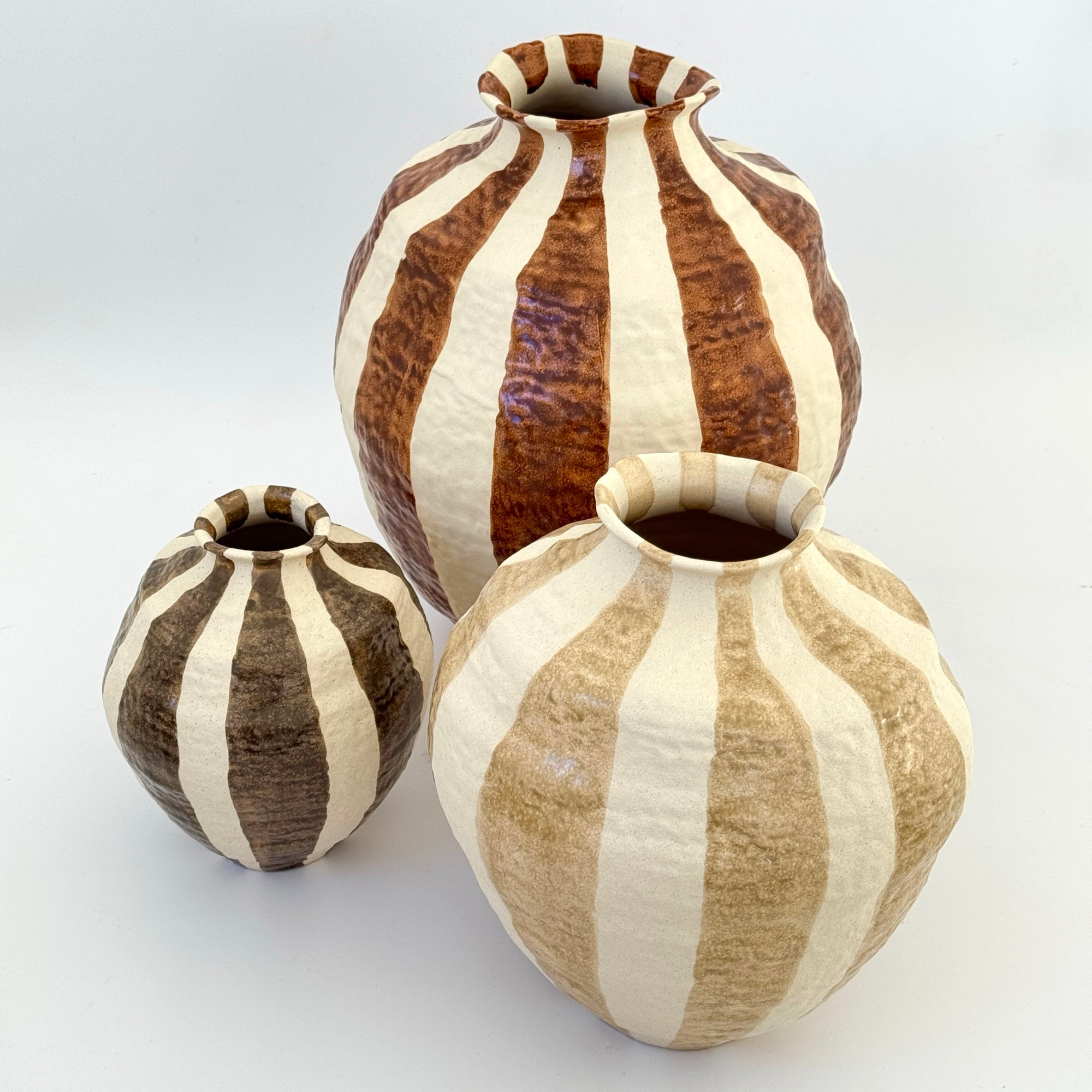 RAYAS CERAMIC VASE: COCOA