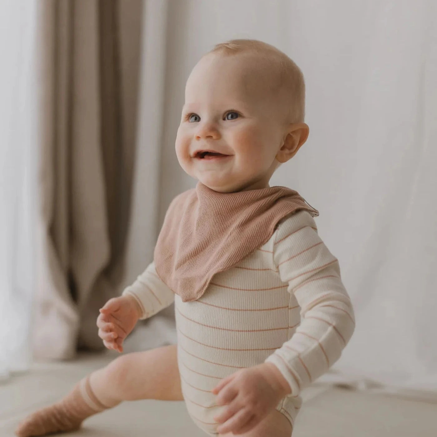 SUSUKOSHI BANDANA BIB: TERRACOTTA