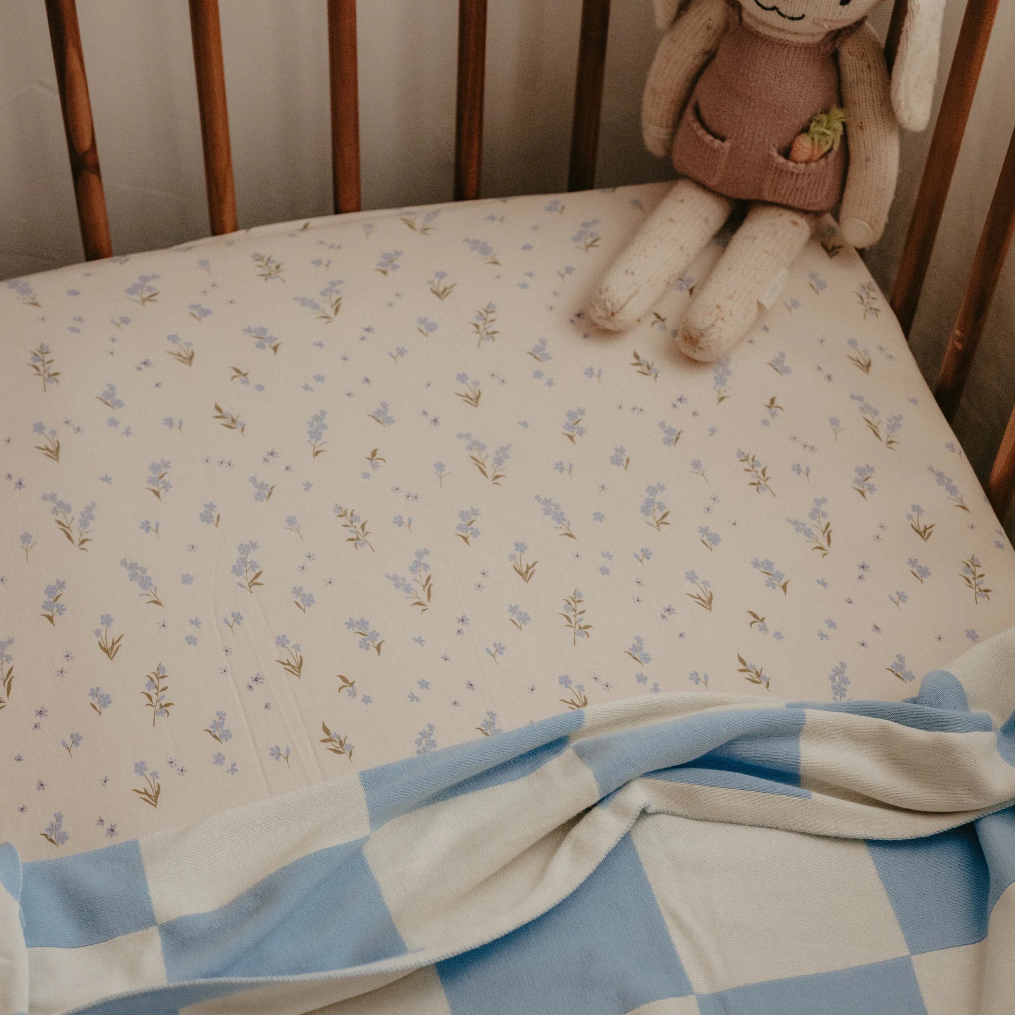 FOX & FALLOW FITTED COT SHEET: FORGET ME NOT