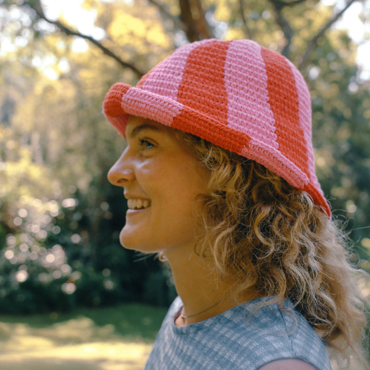 ATMOSEA CROCHET HAT: PINK/RED