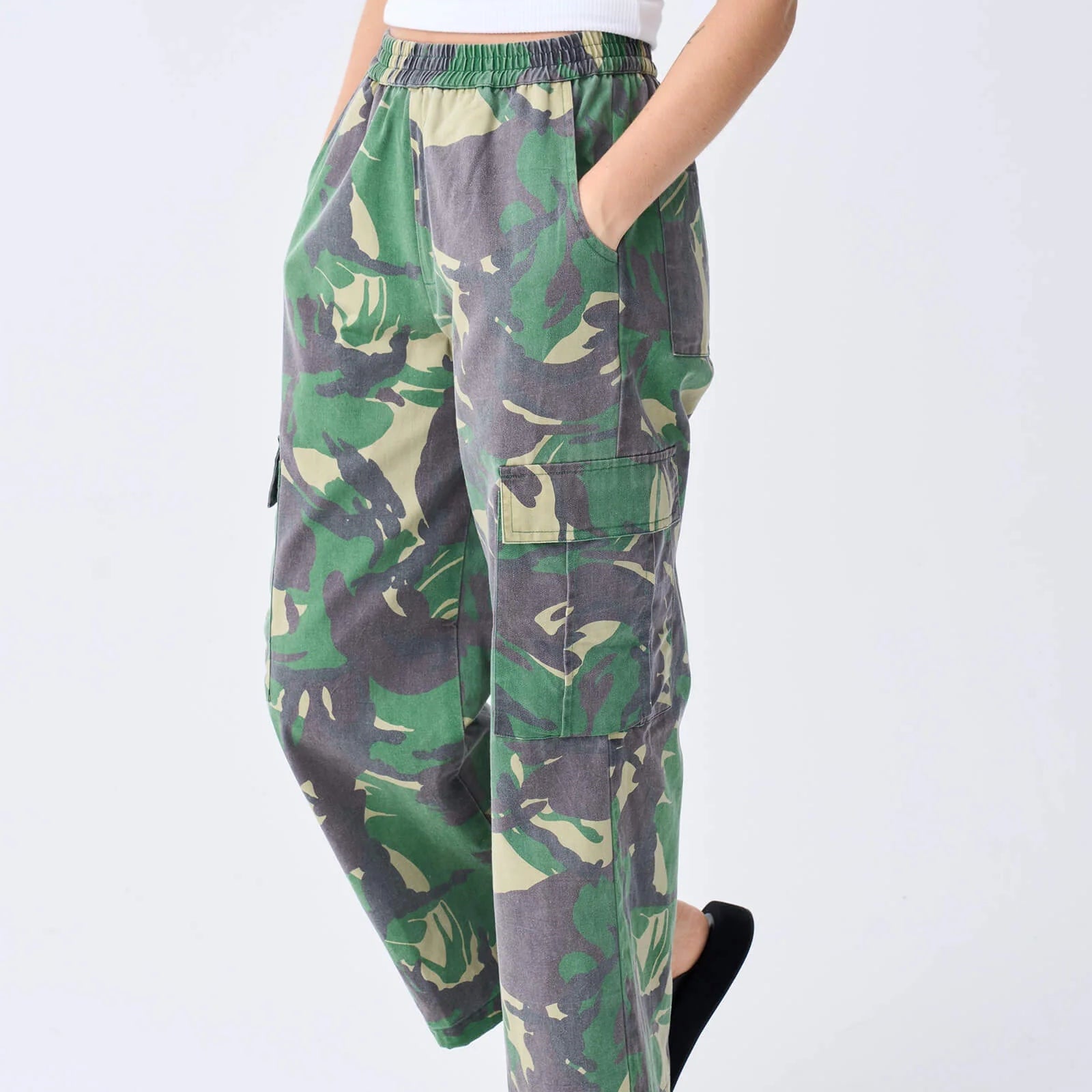 NEAR THE SEA CARGO: WASHED ARMY