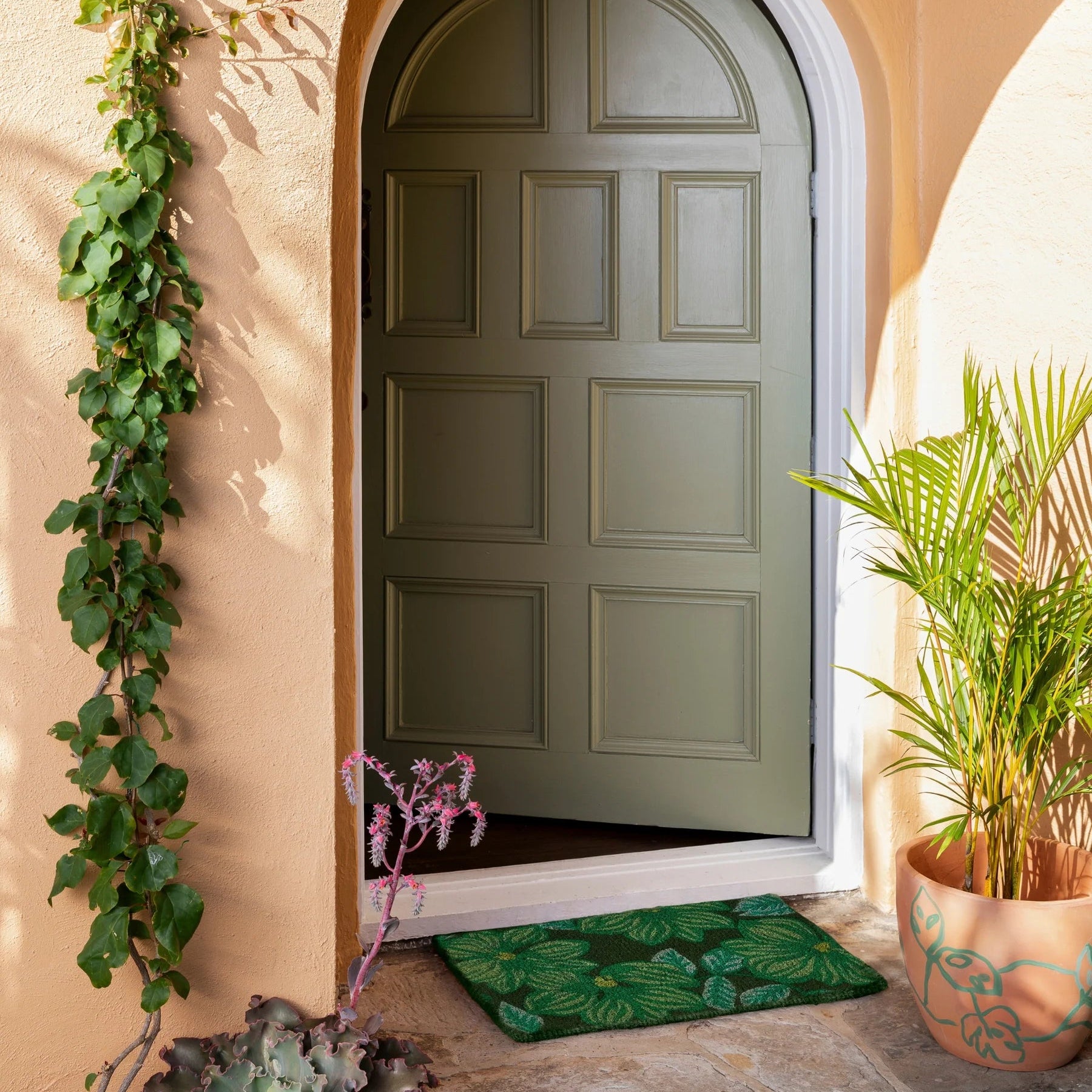 BONNIE AND NEIL AZALEA DOOR MAT: GREEN