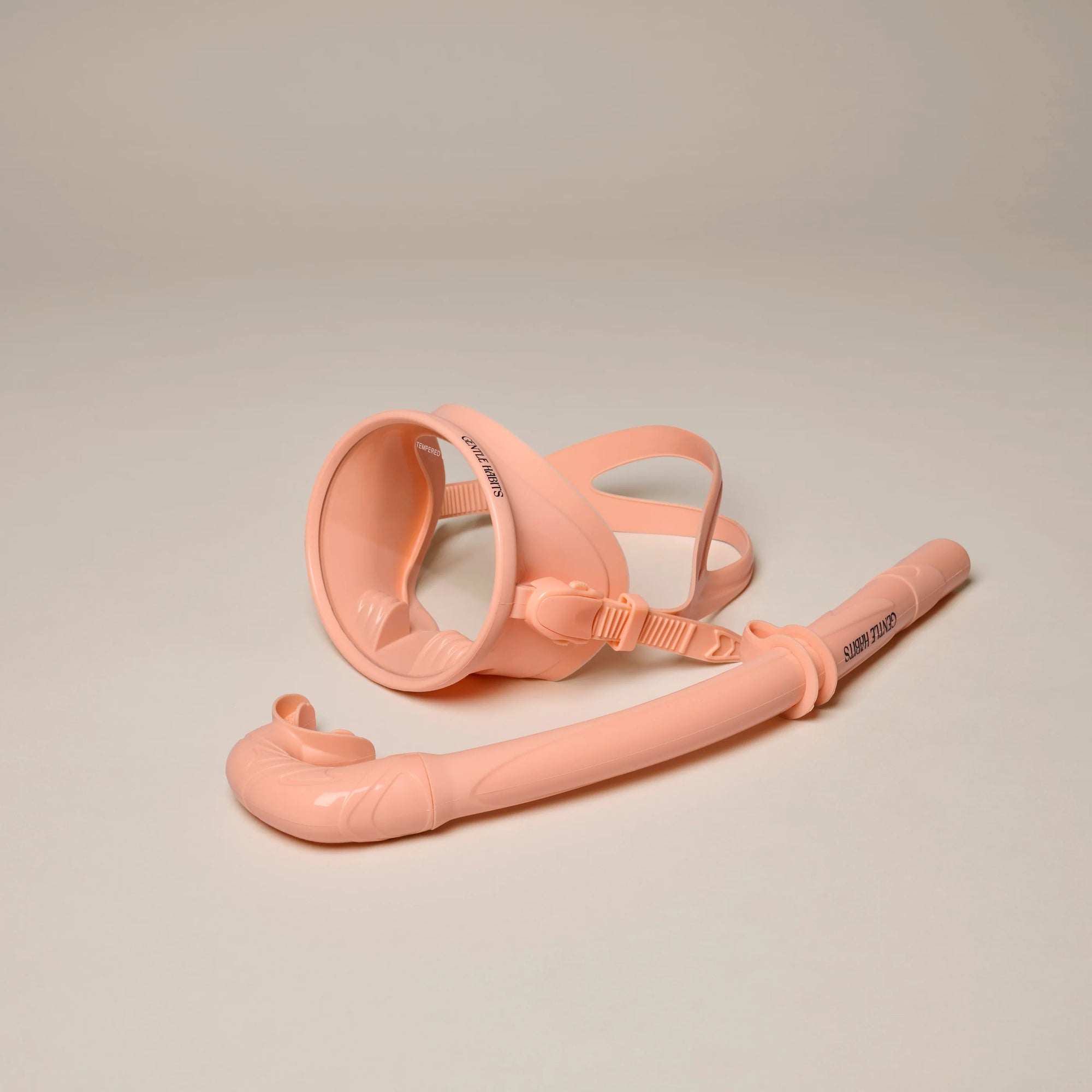 GENTLE HABITS DIVE MASK & SNORKEL SET: PEACH