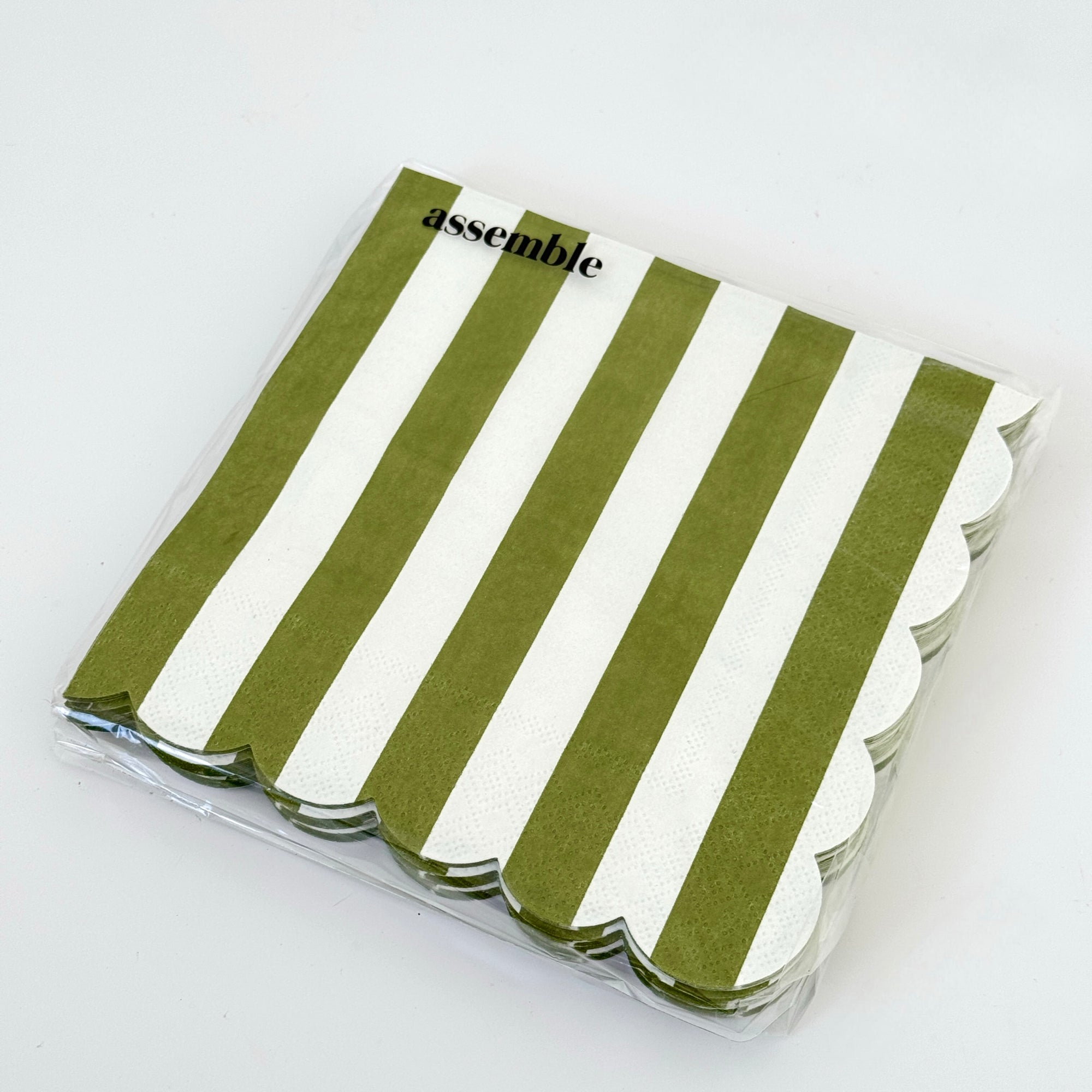 CARNIVAL NAPKINS 20PC: OLIVE