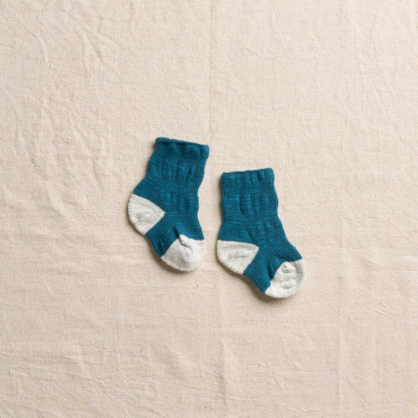 YAHAE ORGANIC COTTON "PLOOT" BABY SOCKS: EMERALD