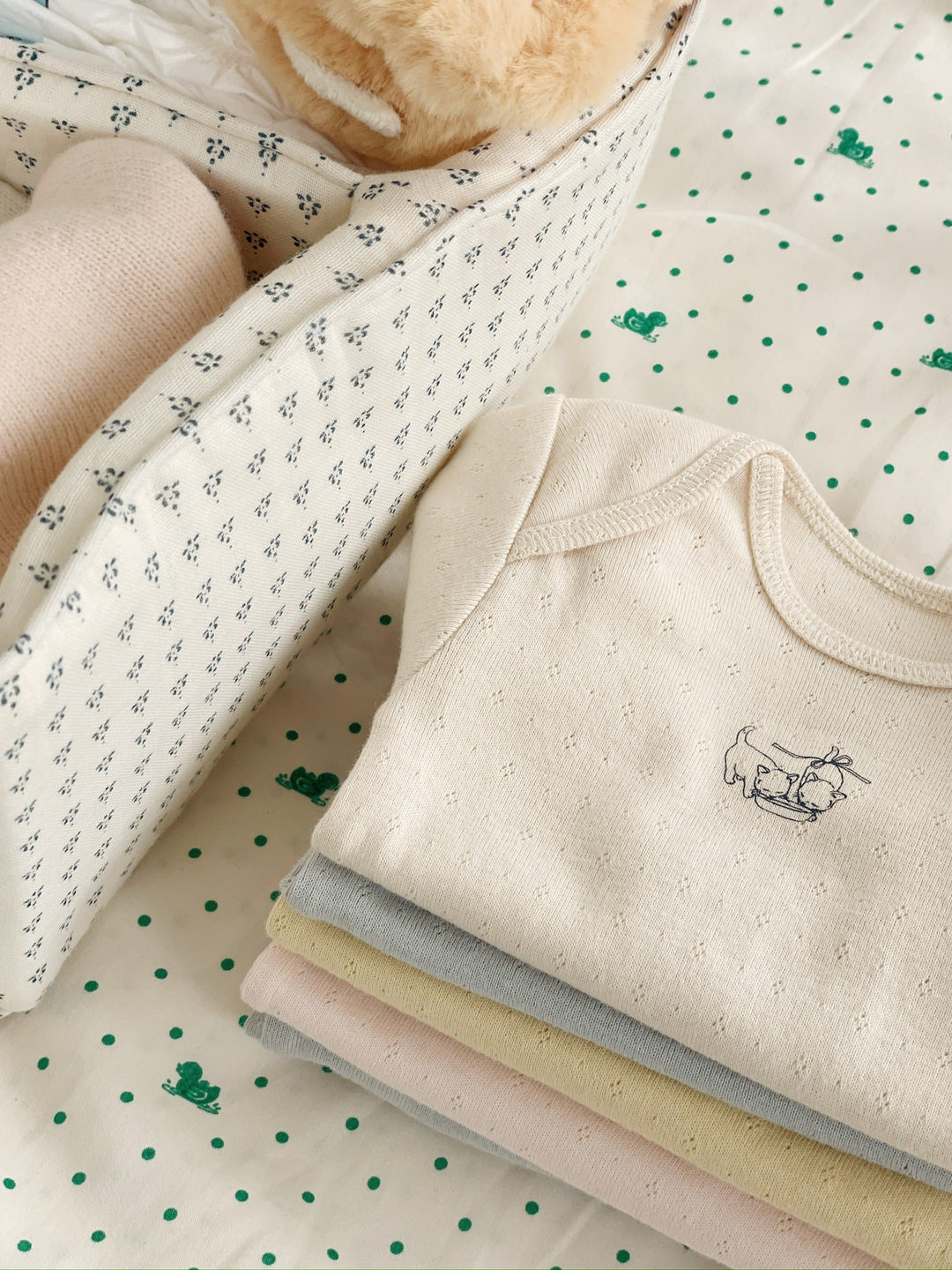 Konges Sløjd Perla LS Bodysuit 2pc buttercream/pearl blue flat lay
