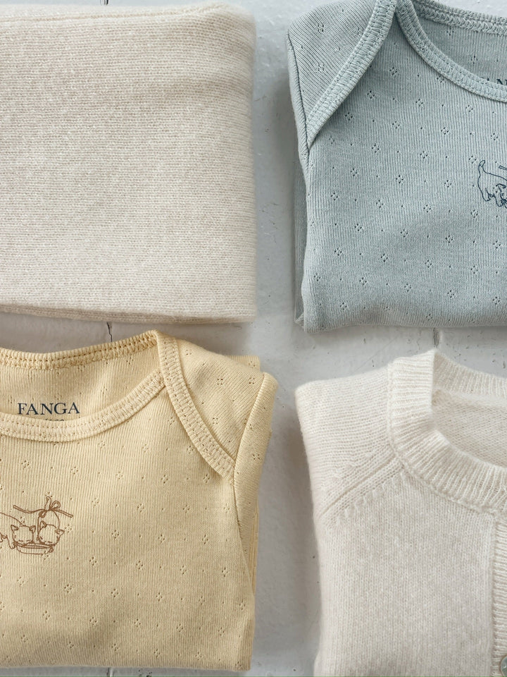 Konges Sløjd Perla LS Bodysuit 2pc buttercream/pearl blue flat lay