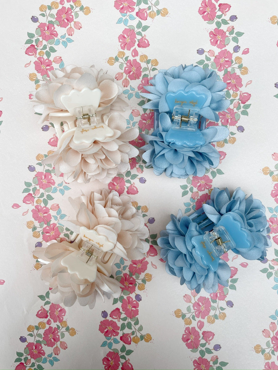 Konges Sloejd Celebration Flower Hair Clip 2pc Plein Air - flat lay