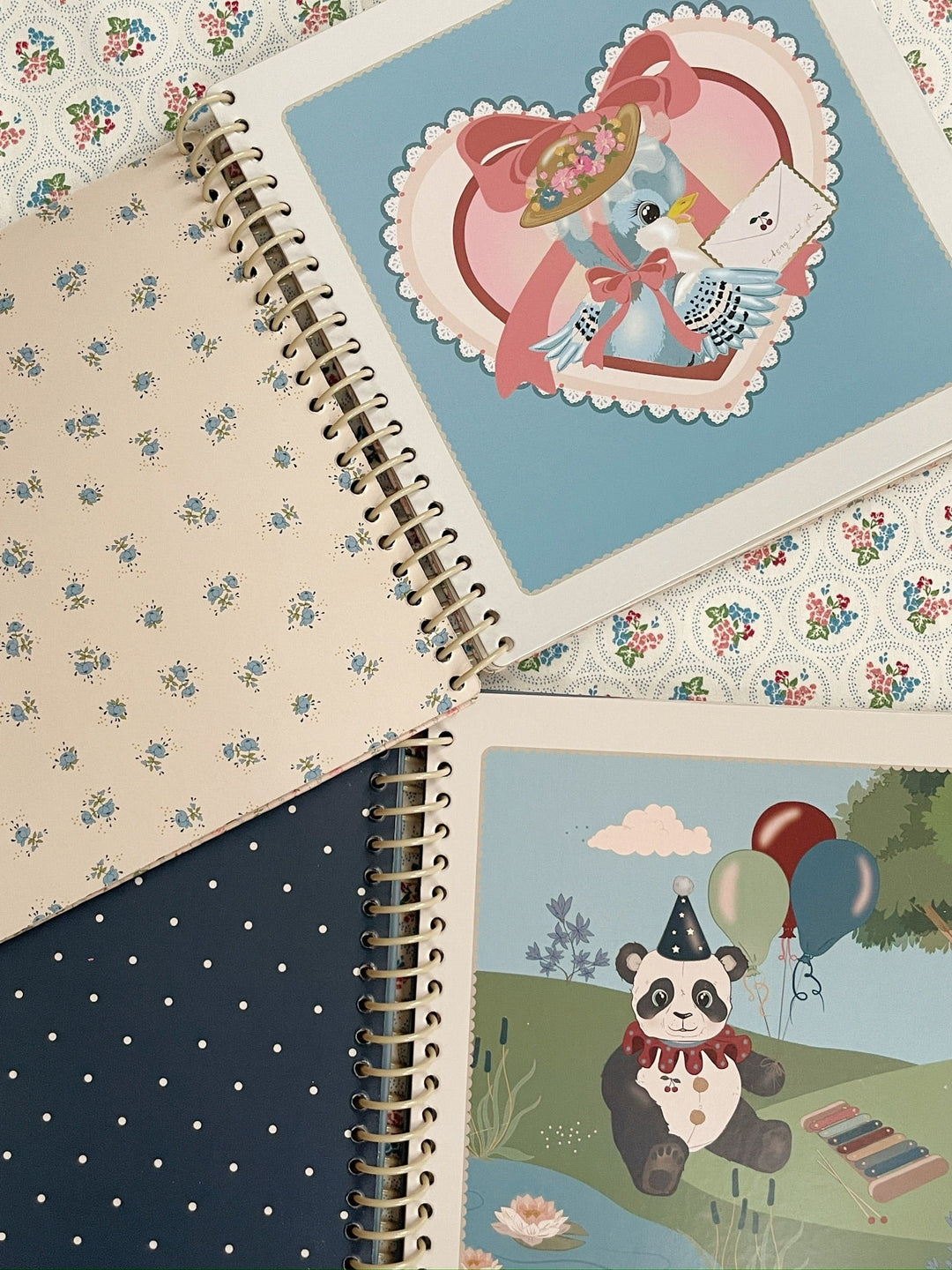 Konges Sløjd MAGIC WATER BOOK duckling flat lay