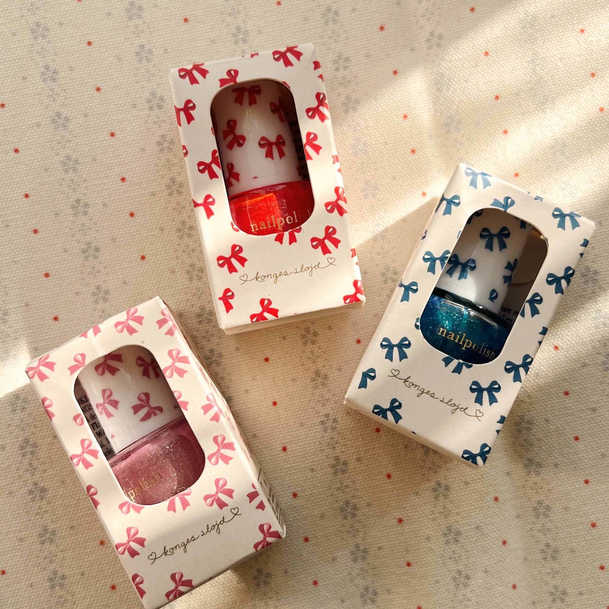 KONGES SLOJD TWINKLE PEEL OFF NAIL ART: RED