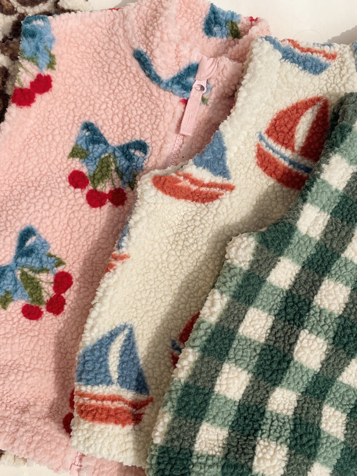 Konges Sløjd Jody Teddy Vest Green Check - flat lay