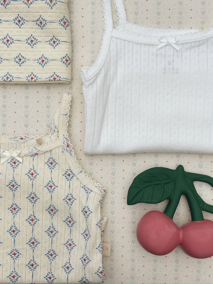Konges Sløjd Cherry Teether - flat lay