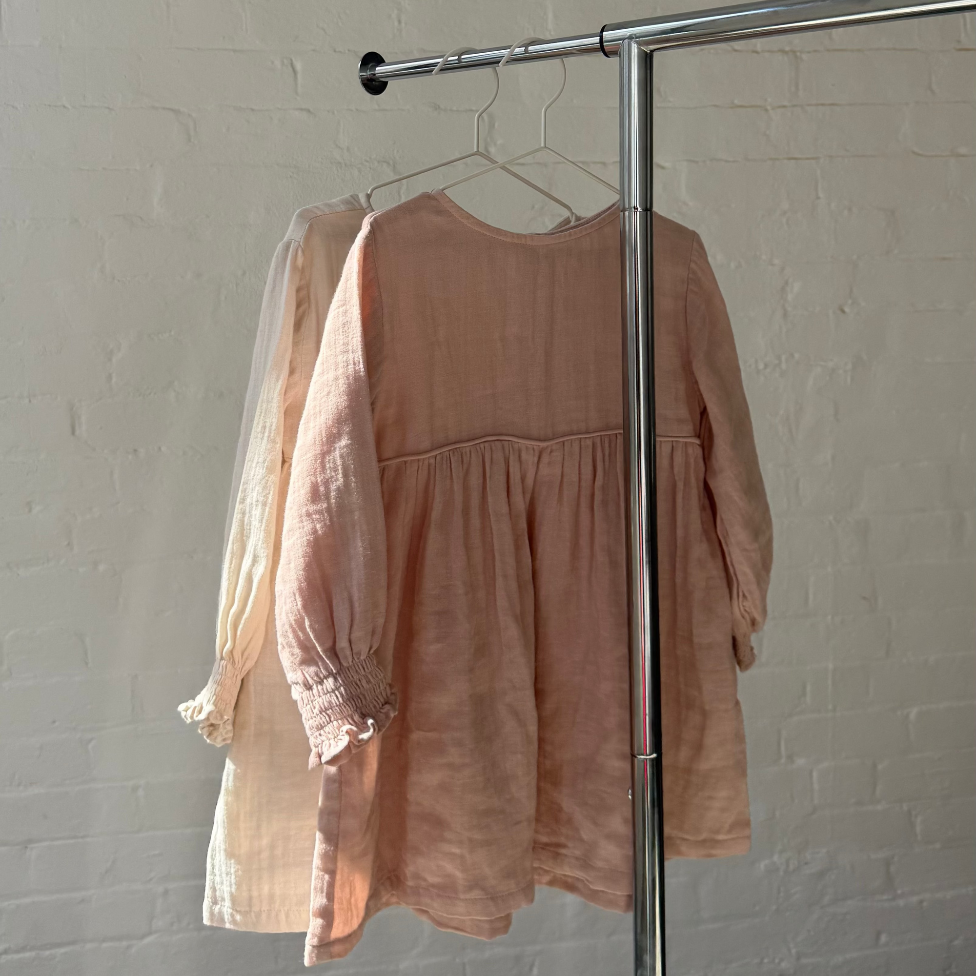 ILLOURA THE LABEL YUMI DRESS: DUSTY PINK