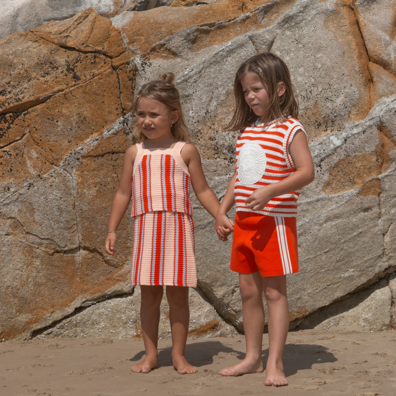 GROWN KNITTED CROCHET-SHELL VEST: CHILLI