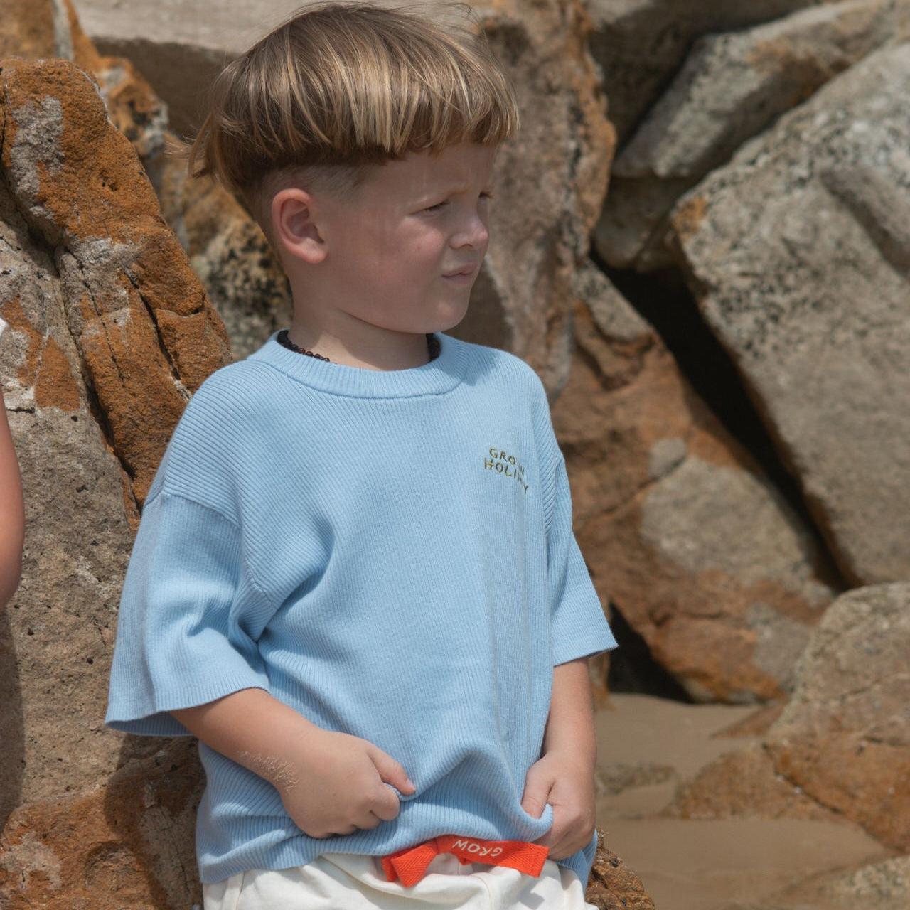 GROWN ORGANIC RIBBED KNIT LOGO TEE: OCEAN